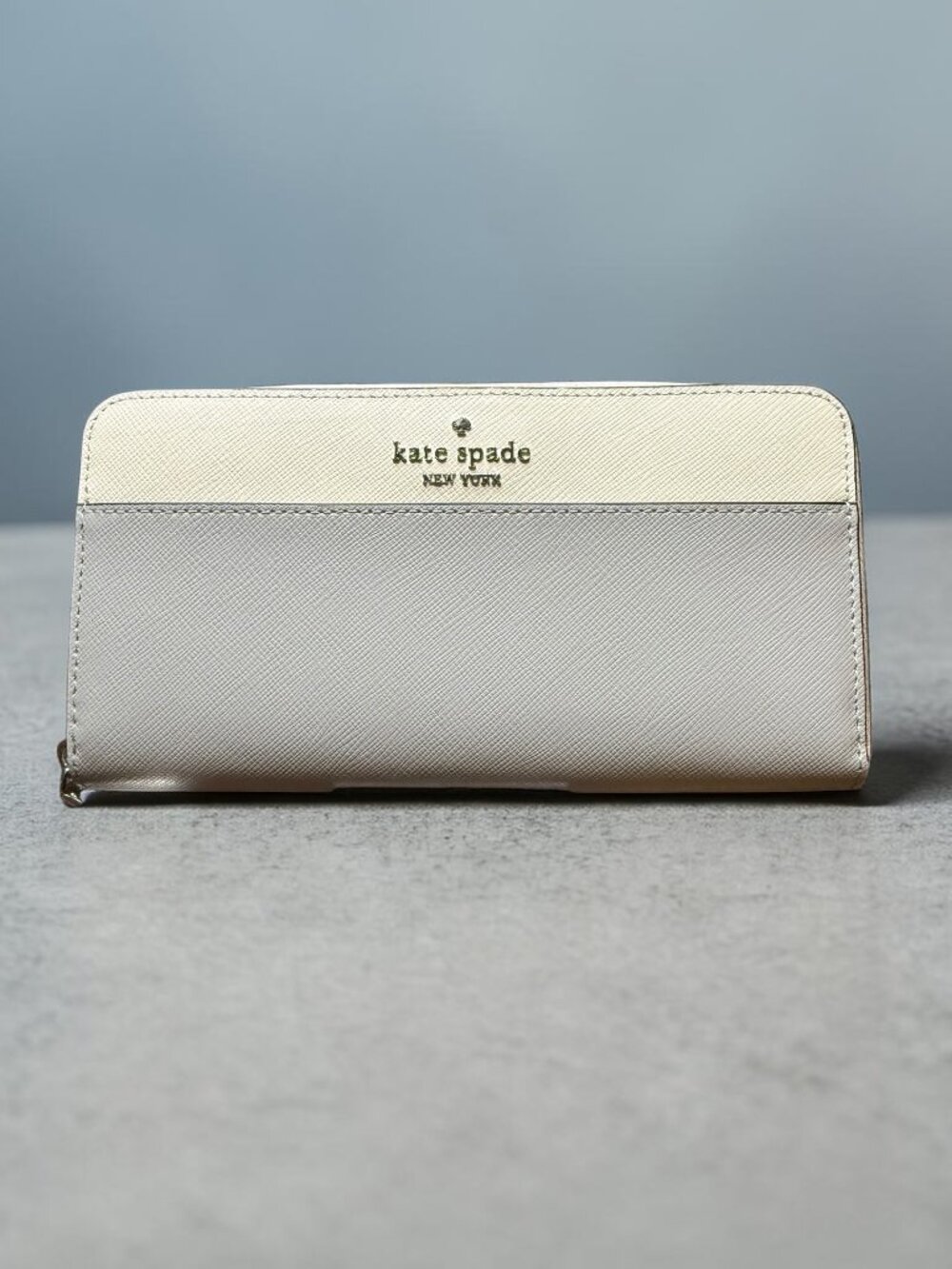 Kate Spade New York Zip‑Around Wallet — White/Grey